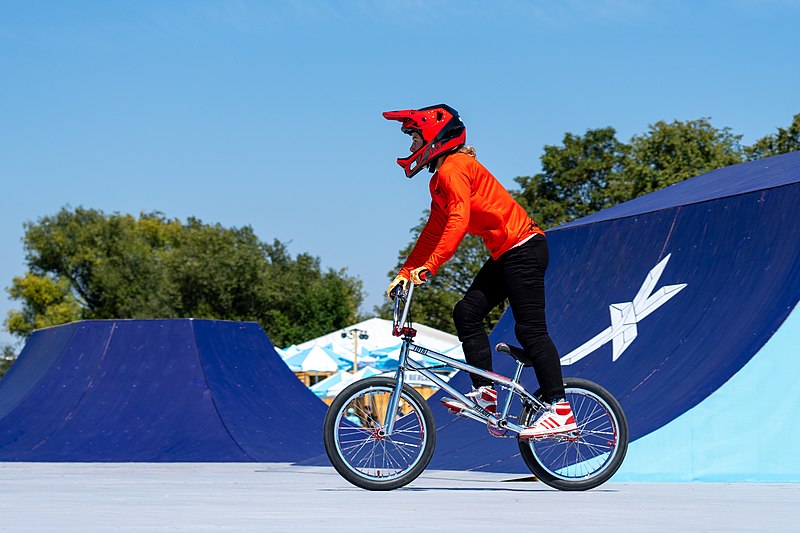 File:2022-08-11 131109 UEC BMX Freestyle Park European Championships.jpg