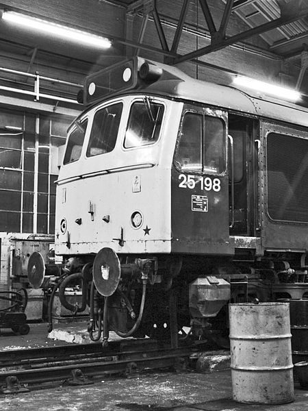 File:25198 at Longsight Diesel Traction Maintenance Depot.jpg