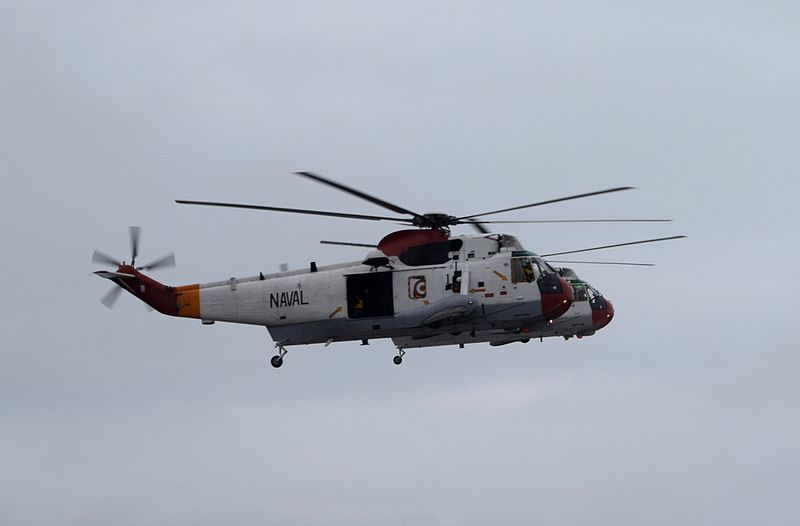 File:2 Helicopteros SH-3 SeaKing.JPG