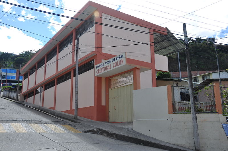 File:94 Ingreso escuela Cristobal Colón (12523499904).jpg