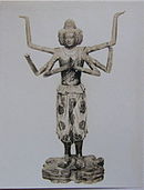 左：光明子が建立した西金堂旧蔵の阿修羅像 右：光明子が法隆寺に奉納した海磯鏡（法隆寺献納宝物）