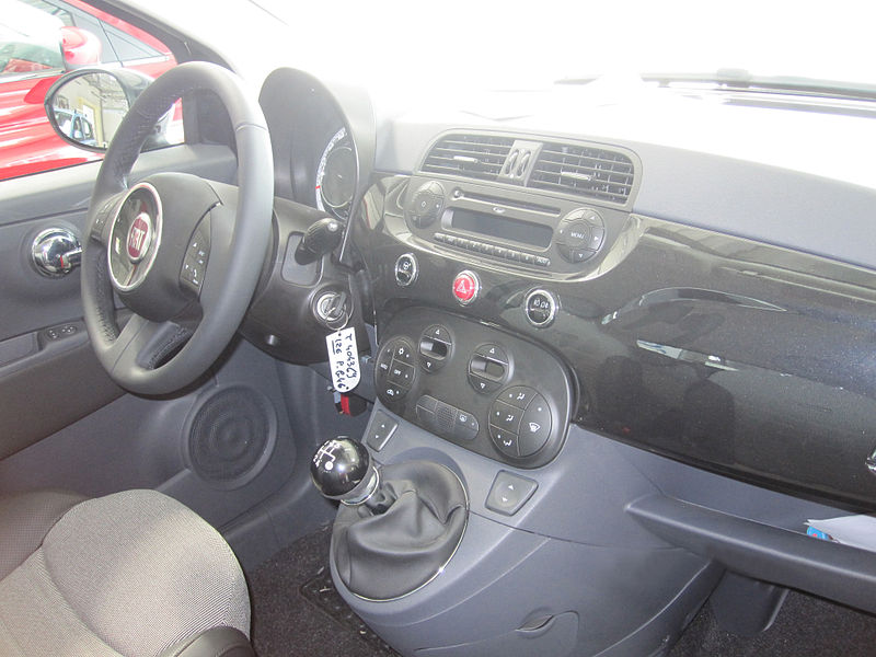 File:Abitacolo Fiat 500.jpg