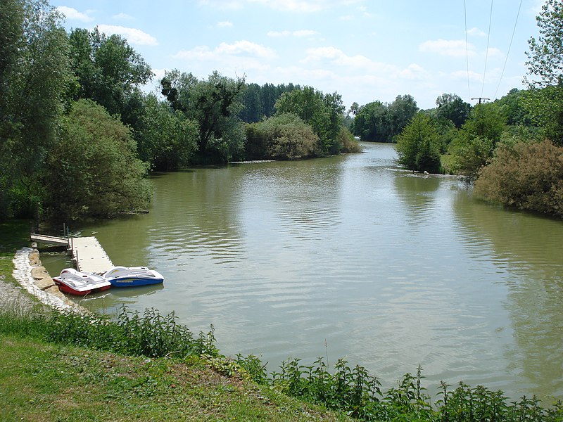 File:Aisne river at Semuy (Ardennes, Fr).JPG