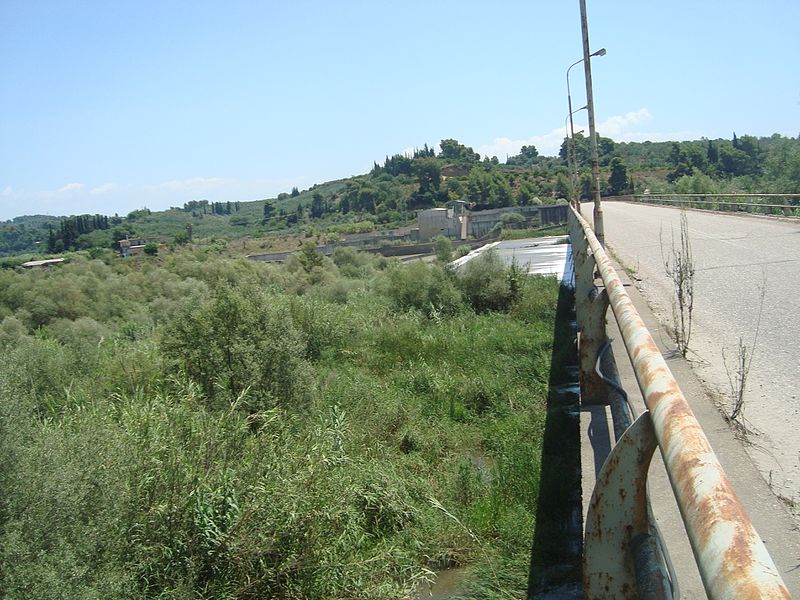 File:Alrhios Dam 01.jpg