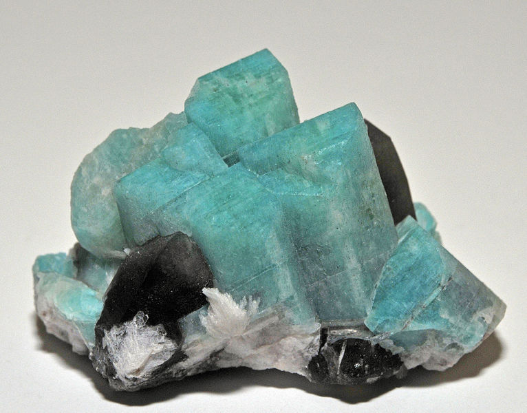 File:Amazonite, quartz 300-3-7927.JPG