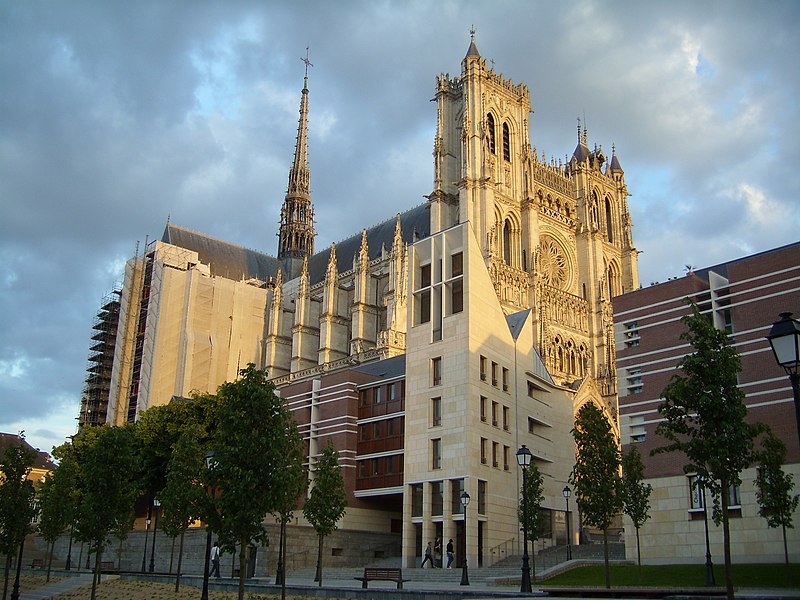 Amiens - Cathédrale, facade, soleil couchant.JPG