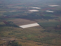 Campagne ; en blanc : champs de tabac protégés