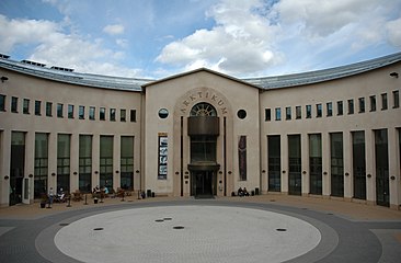 Entrée commune aux deux musées, vue depuis le sud