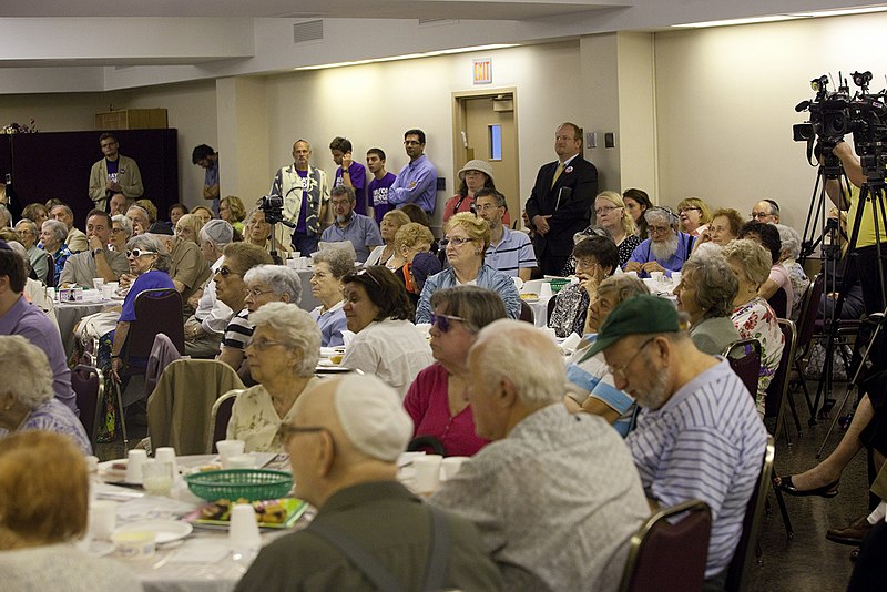 File:Assoc Jewish Senior CJPAC Toronto Mayoral Debate.jpg