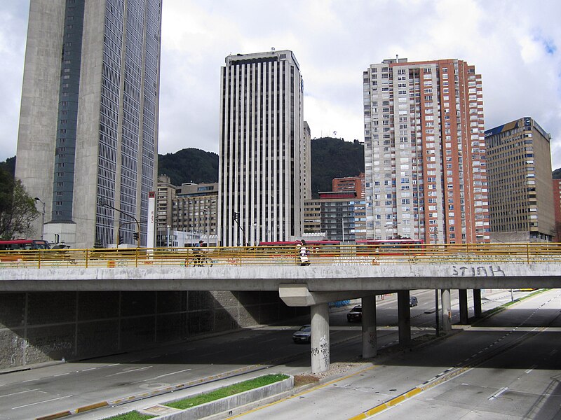 File:Av. Caraca con 26 - Bogotá.JPG