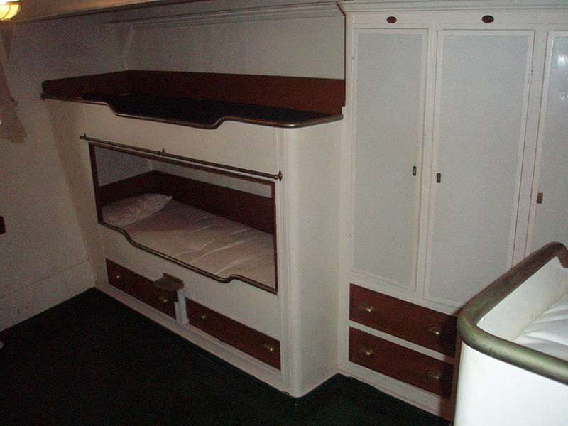 File:Averof officers' bunk beds.JPG