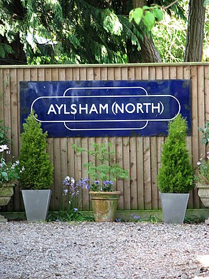 Aylsham Kuzey tren istasyonu - istasyon işareti - geograph.org.uk - 1290546.jpg