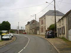 Rampe sud d'accès au passage à niveau à Breteuil-Embranchement