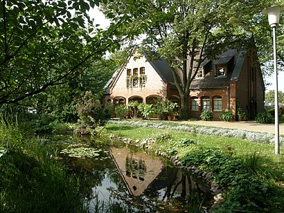 So kommt man zu Friedhof Biesdorf mit den Öffentlichen - Mehr zum Ort Hier