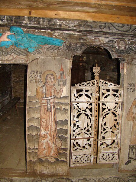 File:Biserica de lemn Sf.Arhangheli din Libotin (73).JPG