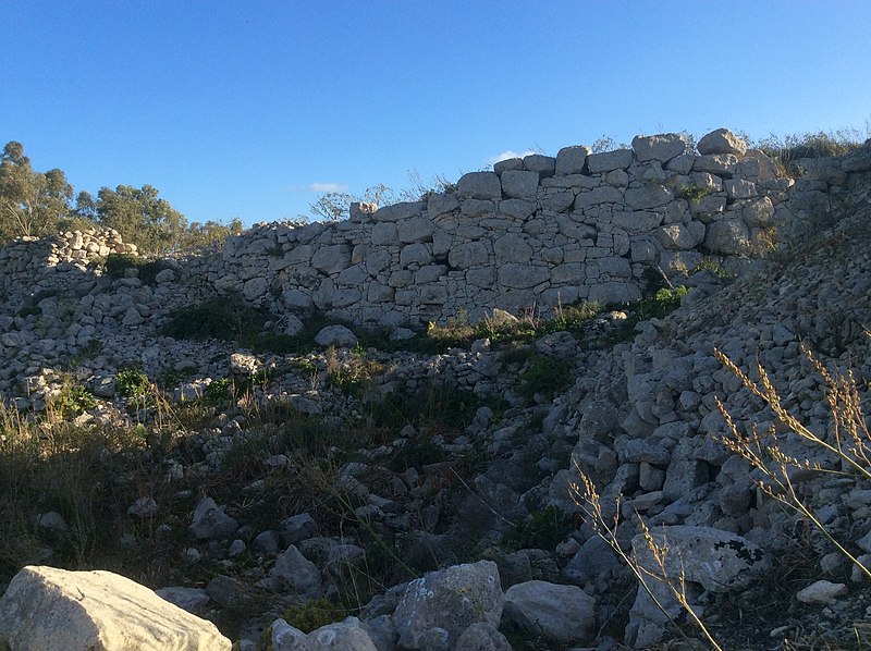 File:Borg in-Nadur ruins.jpeg