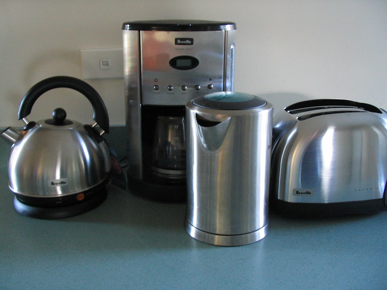 Breville Ikon Stainless-Steel Electric Kettle