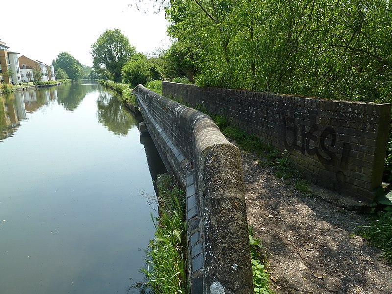 File:Bridge 158A, Grand Junction Canal - geograph.org.uk - 2962192.jpg