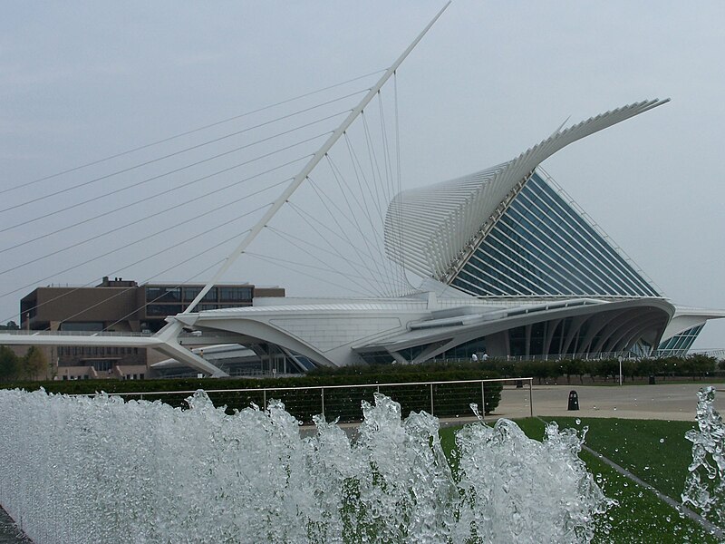 File:Brise Soleil of the Milwaukee Art Museum.jpg