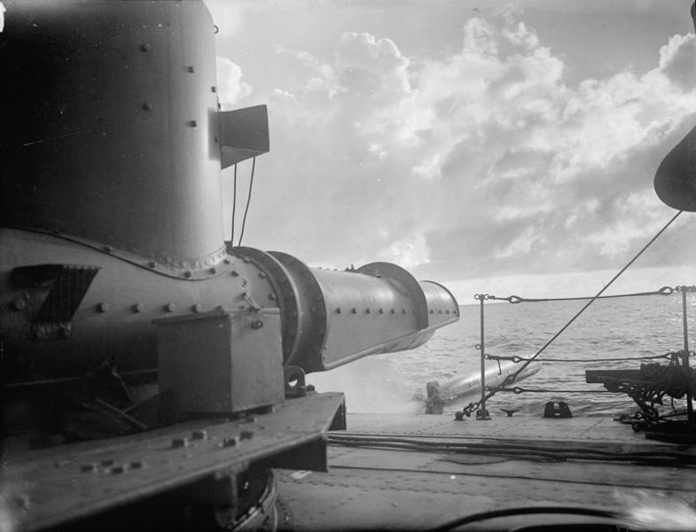 File:British Destroyer Fires a Torpedo, and Brings It Back Again. 25 November 1942, in the Indian Ocean Aboard HMS Derwent. a British Destroyer Carried Out a Torpedo Exercise and Afterwards Recovered the Torpedo. A13695.jpg