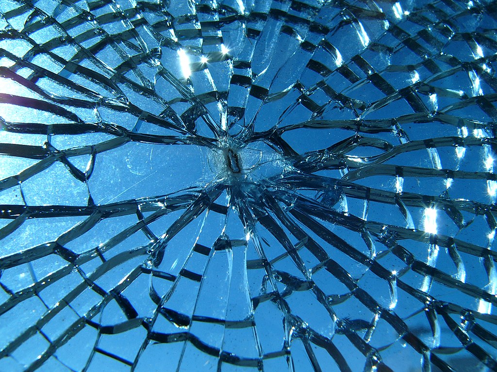 File:Broken glass.jpg - Wikimedia Commons