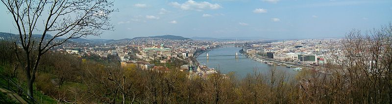 File:Budapest panorama (Gellért hegy 1) - panoramio.jpg