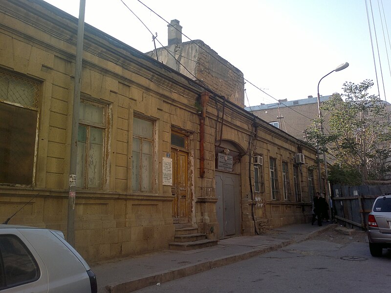 File:Building on Zargarpalan Street 121.jpg