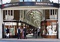Moderná nákupná arkáda Burlington Arcade, Piccadilly London