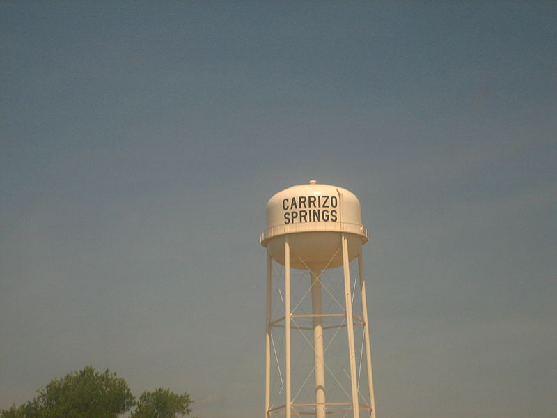 File:Carizzo Springs, TX, water tower IMG 1706.JPG