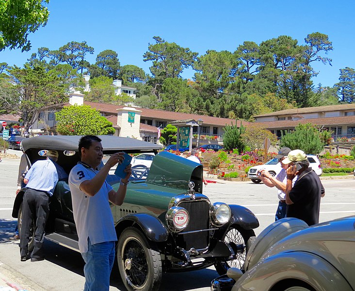 File:Carmel Tour d'Elegance (19935973624).jpg