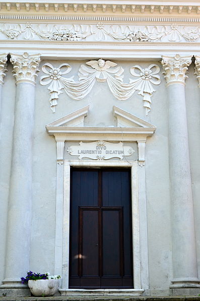 File:Carro-chiesa san lorenzo-complesso3.jpg