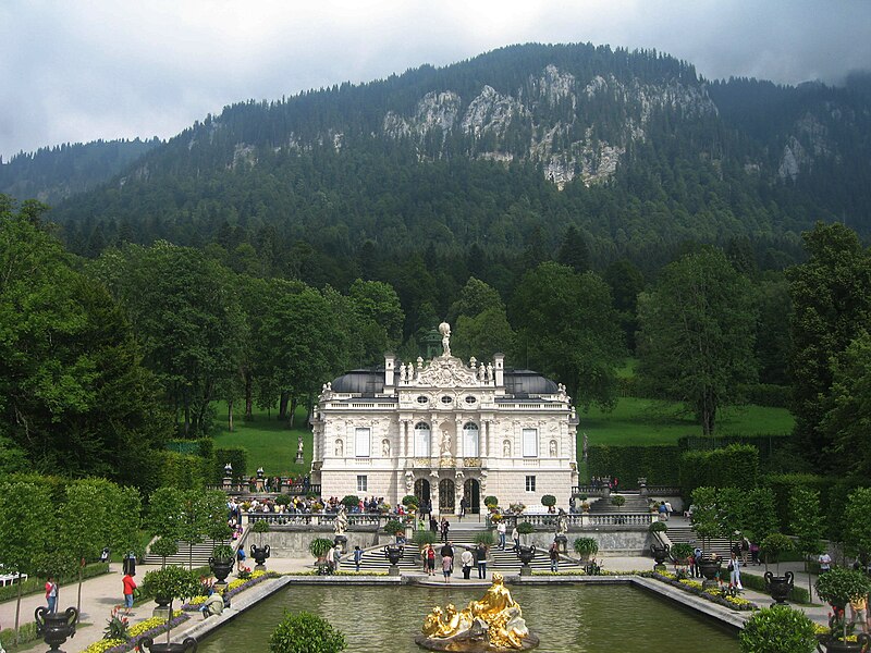 File:Castelul Linderhof18.jpg