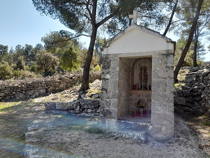 File:Chapel of St. Liberata in Vrbanj, island of Hvar, Croatia 20230412 02.jpg