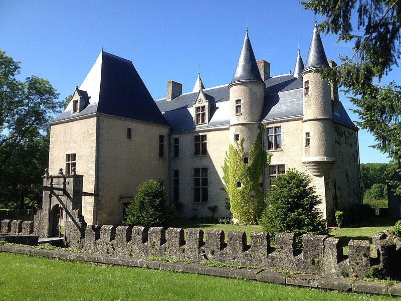 File:Chateau de La Pastelliere.jpg