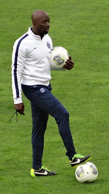 Claude Makelele, staff PSG.JPG