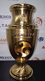 Il trofeo assegnato ai vincitori della Copa América Centenario.