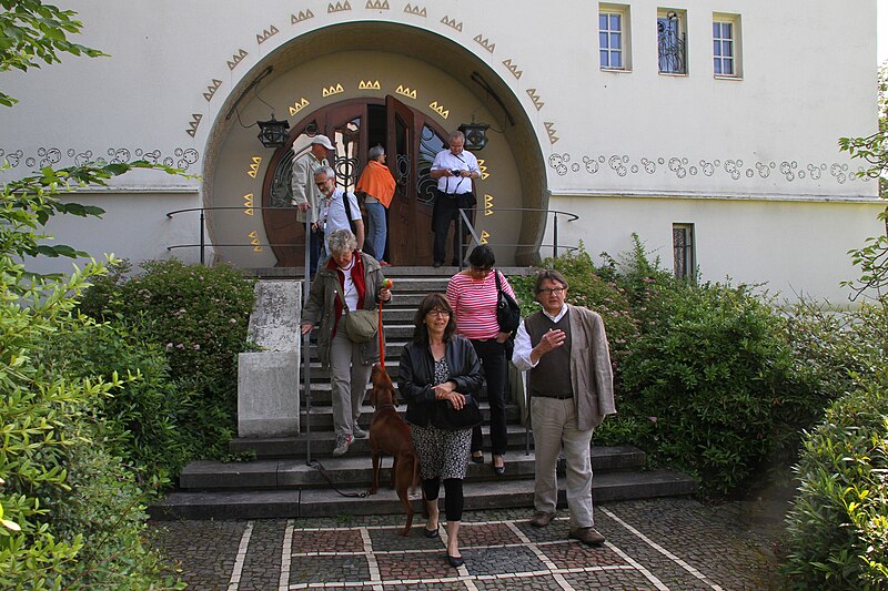 File:Darmstadt-Mathildenhoehe-Grosses Glueckerthaus-02-Portal-2013-gje.jpg