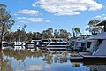 English: The Deep Creek Marina on the en:Murray River near en:Moama.