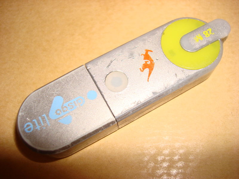 File:DisgoLite USB stick 28mb 1.jpg