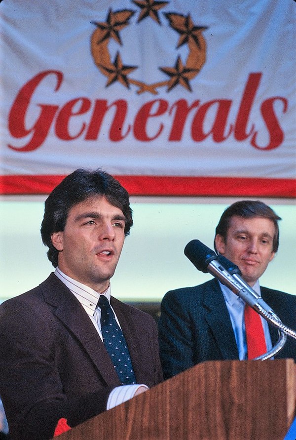 Doug Flutie and Donald Trump at a New Jersey Generals football press conference in February 1985