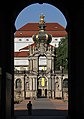 Dresden-2434-Zwinger-Eingang am Theaterplatz-Kronentor-Staatsschauspiel-2015-gje.jpg
