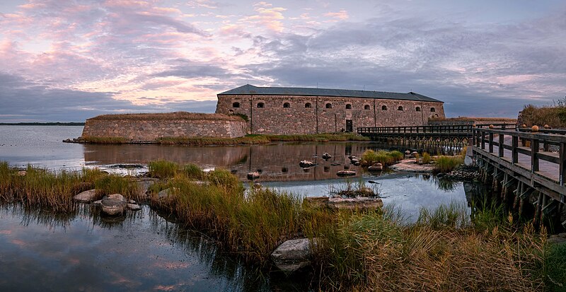 File:Drottningskärs kastell, panorama.jpg