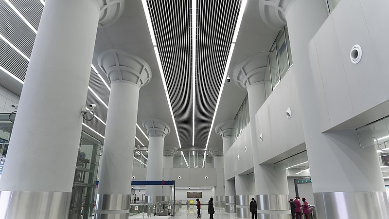 File:East Square of Wuhan Railway Station concourse (2).jpg