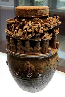 Eastern Wu green glaze pottery jar.JPG