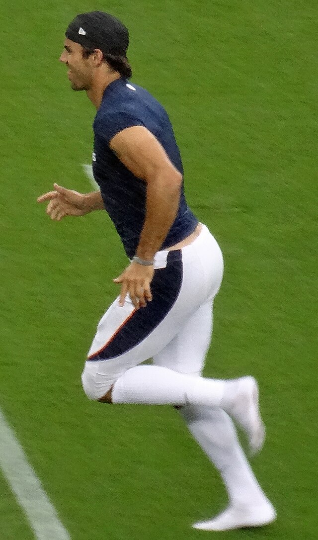 File:Eric Decker (8152243631).jpg - Wikimedia Commons