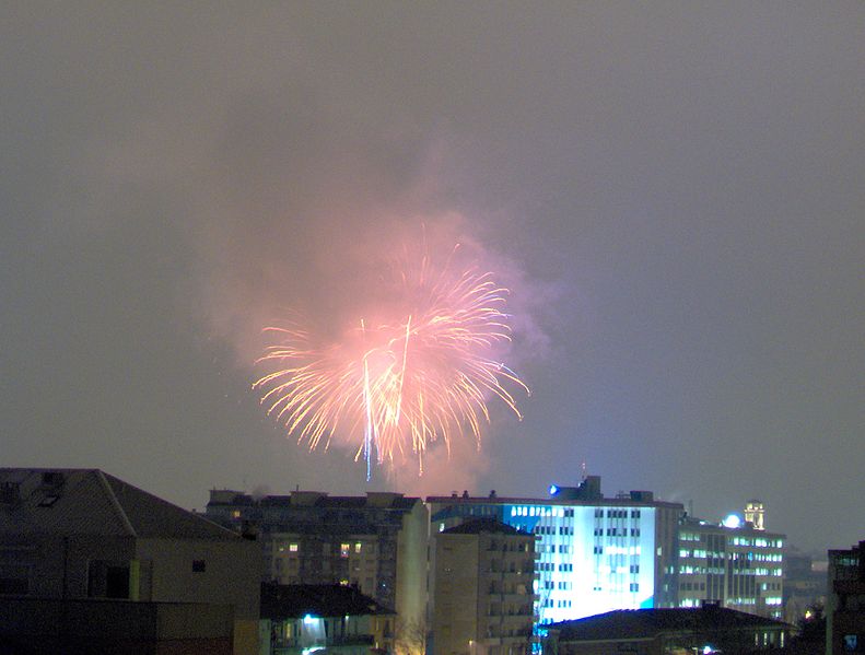 File:Fireworks.jpg