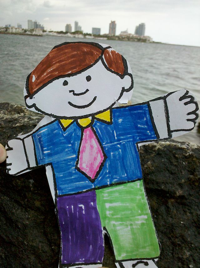 https://upload.wikimedia.org/wikipedia/commons/thumb/6/67/Flat-stanley.jpg/640px-Flat-stanley.jpg