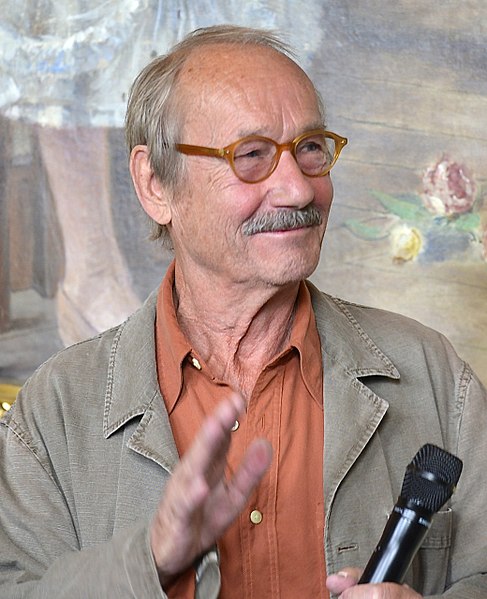 Gösta Ekman, who played Martin Beck in the 1993/1994 film series of 6 books.