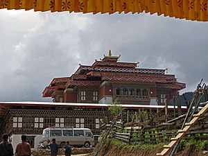 Widok z drogi na klasztor Gangteng