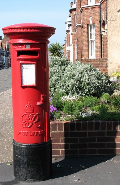 File:George VI pillar box - geograph.org.uk - 791321.jpg